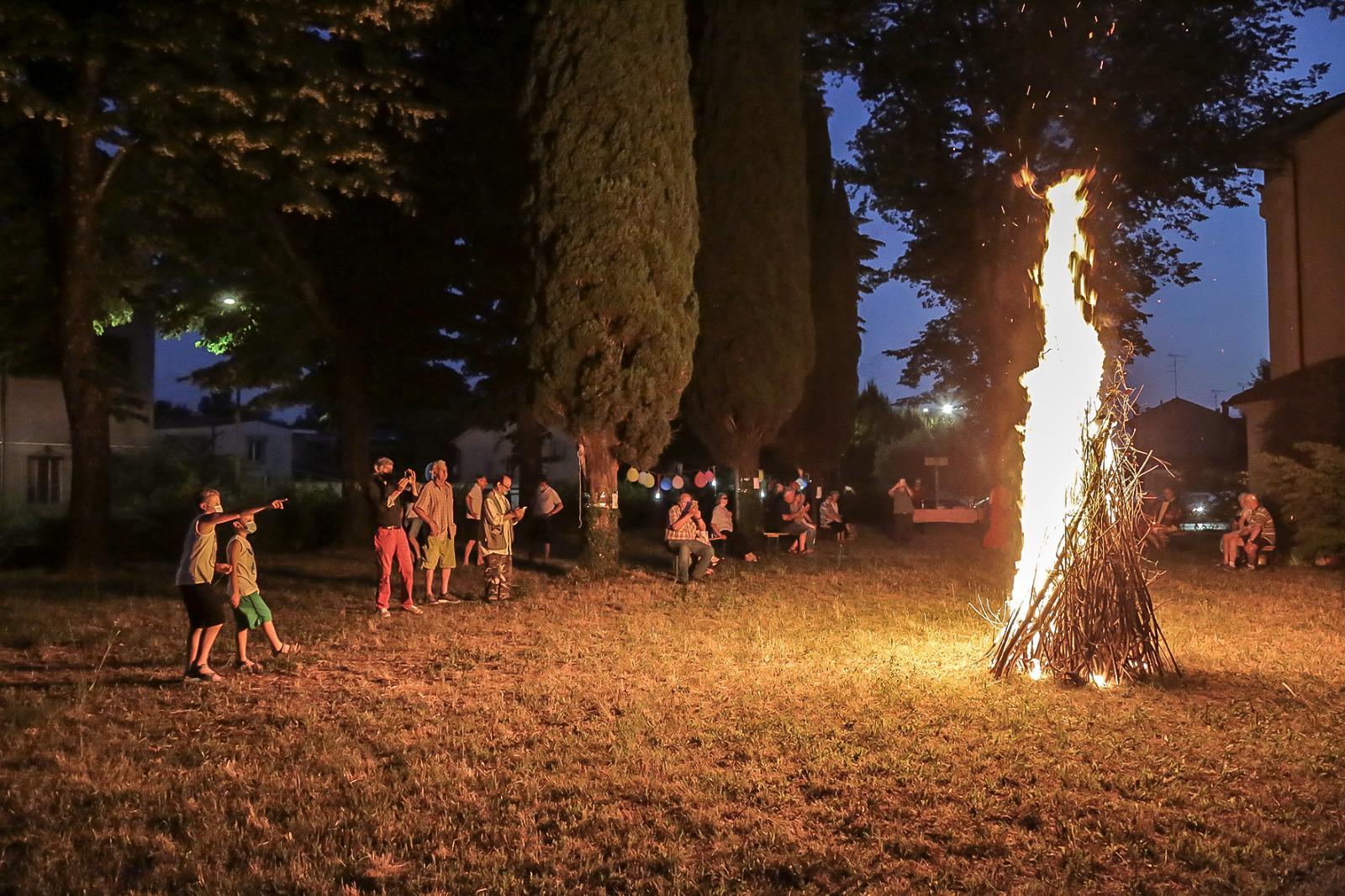 Immagine per Ritorna la notte del solstizio a Ronchi, fuoco di San Giovanni con Jadro
